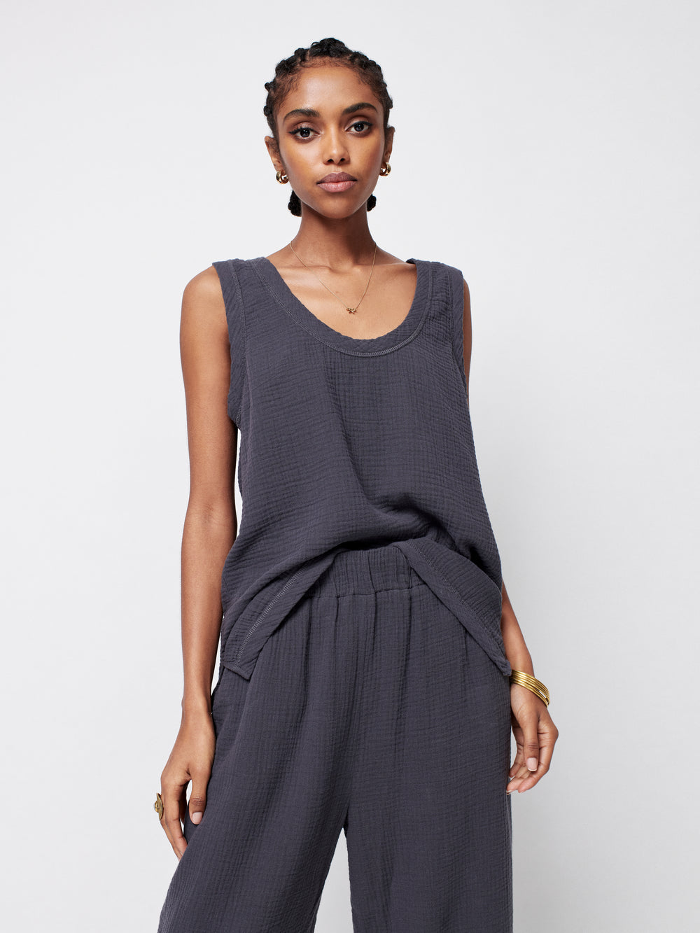 Faherty Dream Cotton Gauze Scoop Tank in Washed Black - FINAL SALE